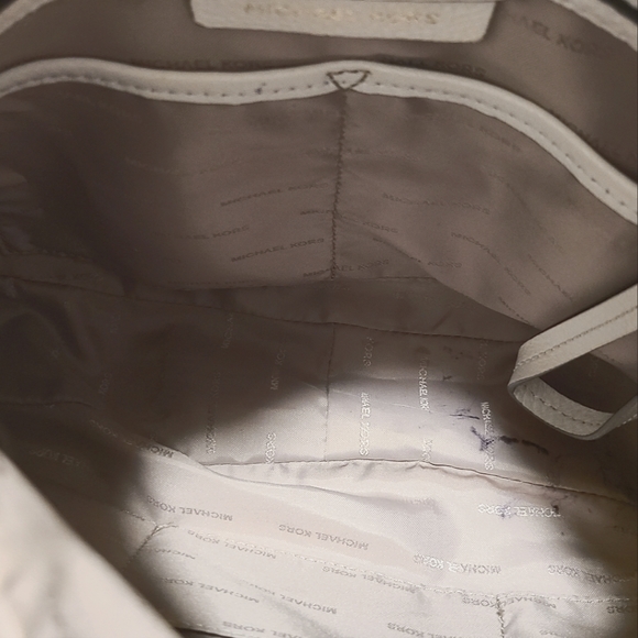 MICHAEL KORS Lauryn Large Shoulder Tote - Picture 14 of 16